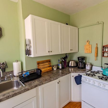 Centrally Located With Lake Views Burlington Zewnętrze zdjęcie